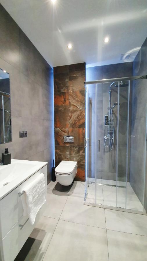 Modern Apartment In The City Center Katowice Exterior foto